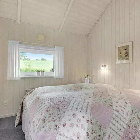 Feriehus Vinkelbaek X *